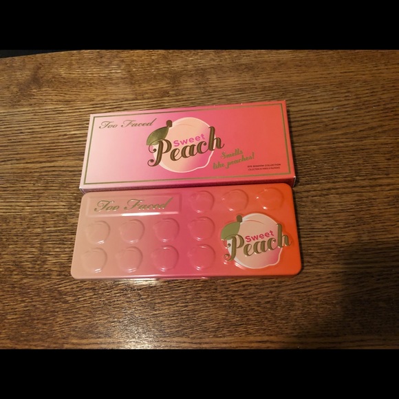 TOO FACED SWEET PEACH EYESHADOW PALETTE NEW! - Picture 2 of 4